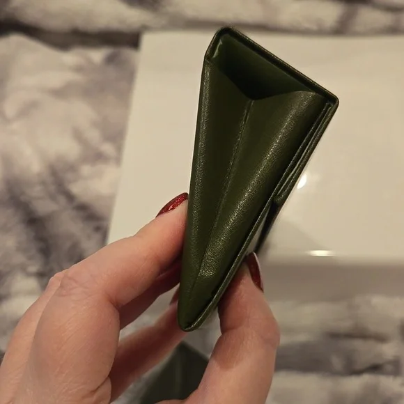 Longchamp Paris Black Cat-Eye Sunglasses with Gradient Lenses Brand New In Case - Picture 16 of 16